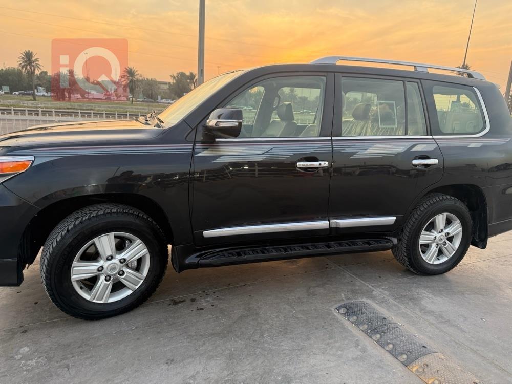 تويوتا لاندكروزر